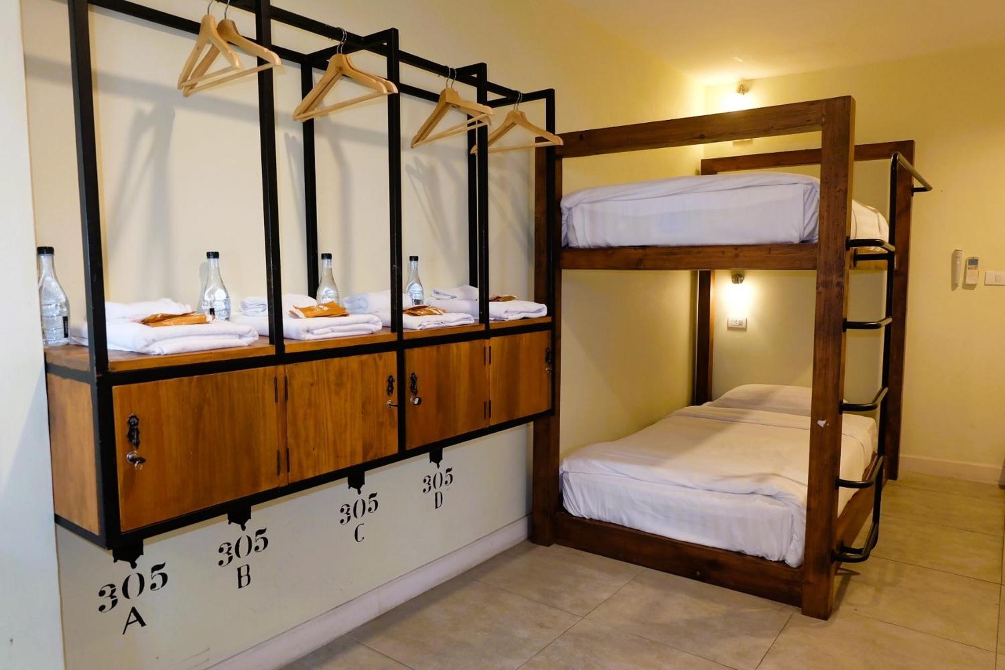Siri Poshtel Bangkok Hostel Ngoại thất bức ảnh