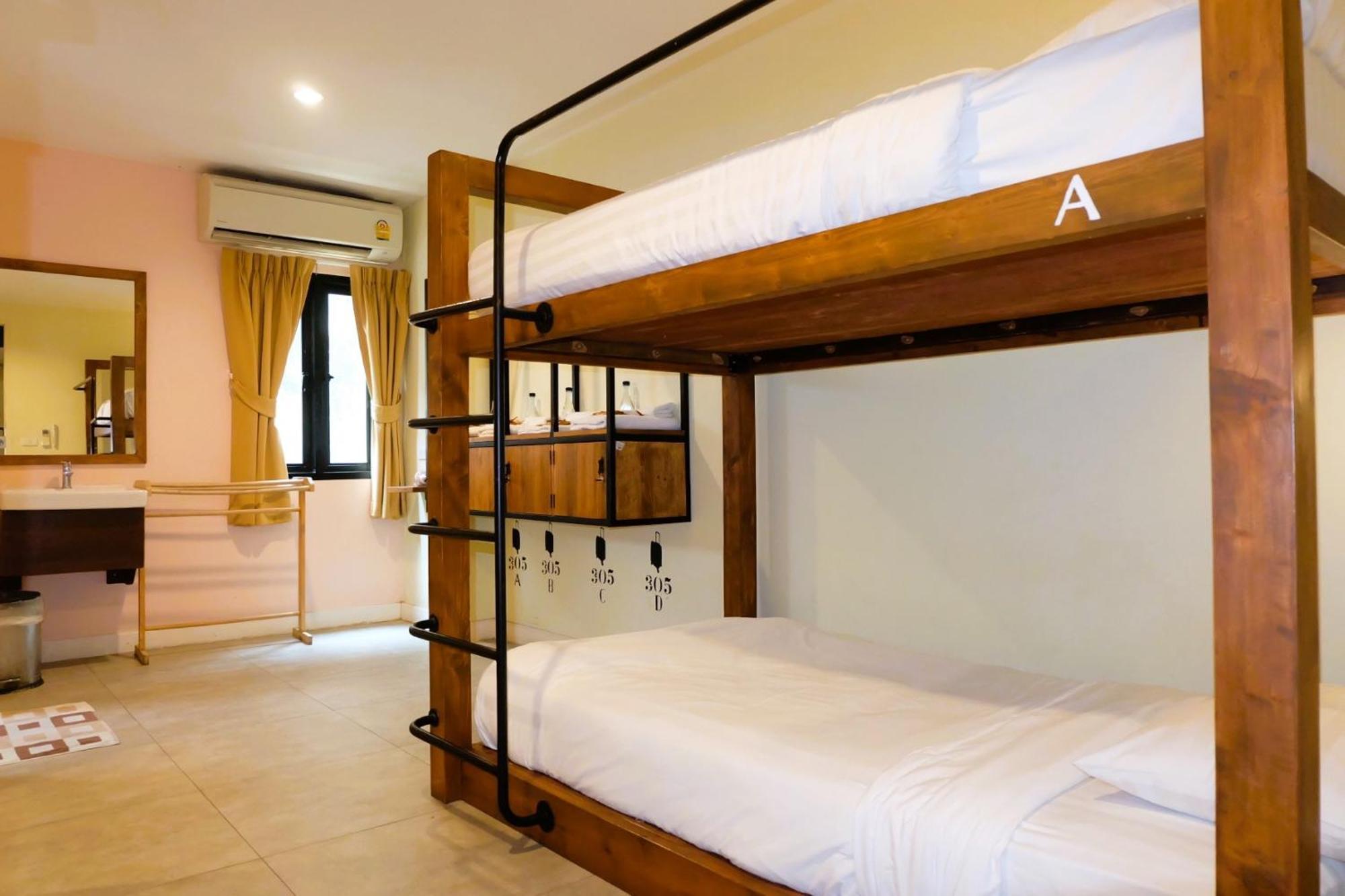 Siri Poshtel Bangkok Hostel Ngoại thất bức ảnh